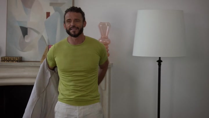 Emily_in_Paris_S02E10_WEBRip_x264-ION10_0711.jpg