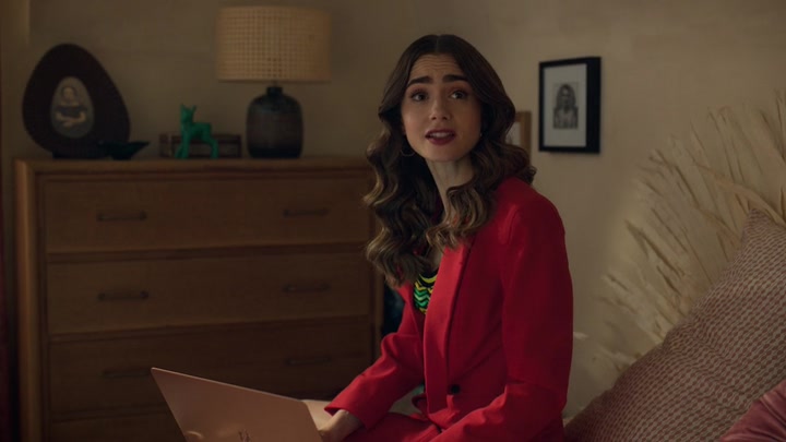 Emily_in_Paris_S02E10_WEBRip_x264-ION10_0772.jpg