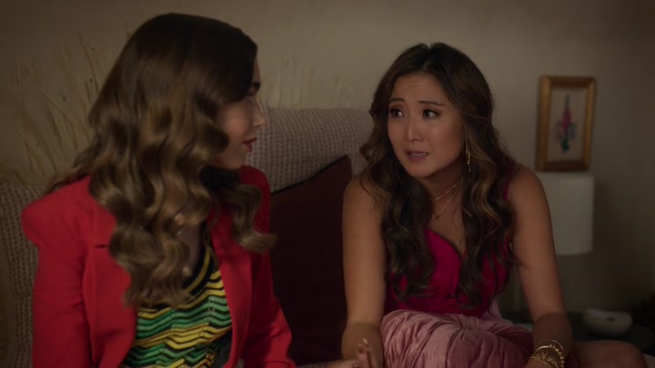 Emily_in_Paris_S02E10_WEBRip_x264-ION10_0812.jpg