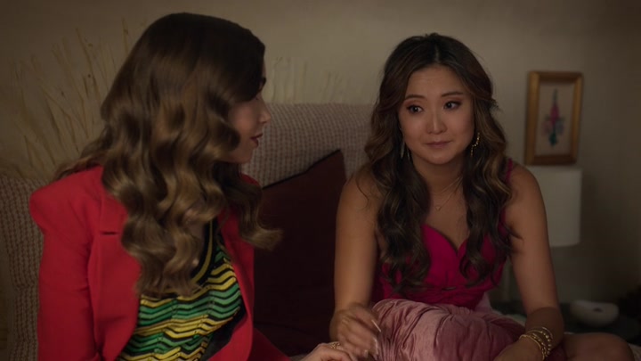 Emily_in_Paris_S02E10_WEBRip_x264-ION10_0827.jpg Emily_in_Paris_S02E10_WEBRip_x264-ION10_0827.jpg