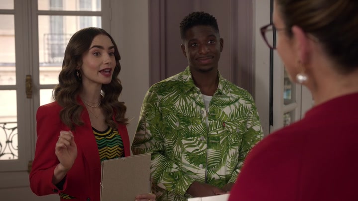 Emily_in_Paris_S02E10_WEBRip_x264-ION10_0854.jpg