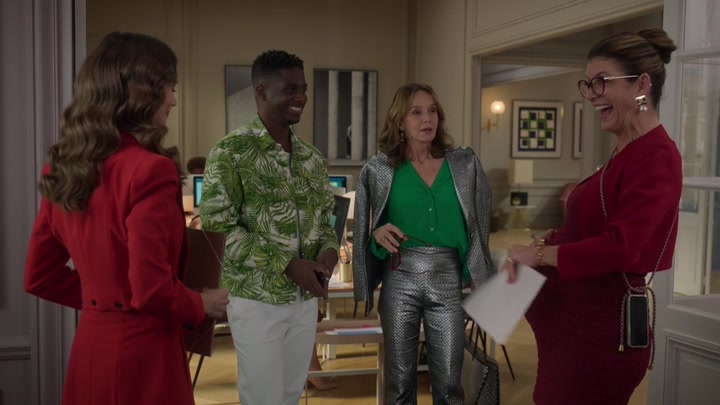 Emily_in_Paris_S02E10_WEBRip_x264-ION10_0861.jpg Emily_in_Paris_S02E10_WEBRip_x264-ION10_0861.jpg