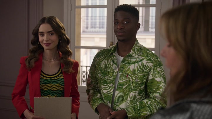 Emily_in_Paris_S02E10_WEBRip_x264-ION10_0877.jpg