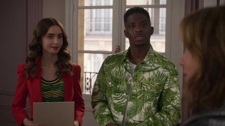 Emily_in_Paris_S02E10_WEBRip_x264-ION10_0881.jpg