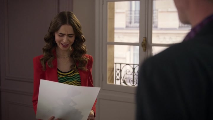 Emily_in_Paris_S02E10_WEBRip_x264-ION10_0919.jpg