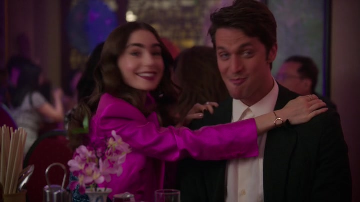 Emily_in_Paris_S02E10_WEBRip_x264-ION10_1010.jpg