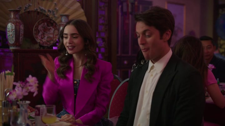 Emily_in_Paris_S02E10_WEBRip_x264-ION10_1015.jpg