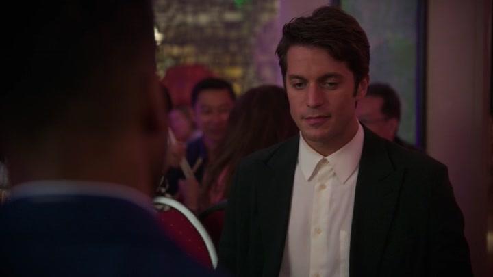 Emily_in_Paris_S02E10_WEBRip_x264-ION10_1069.jpg Emily_in_Paris_S02E10_WEBRip_x264-ION10_1069.jpg