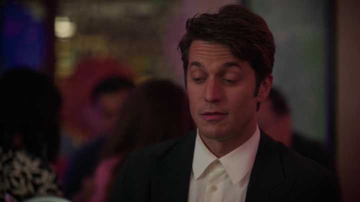 Emily_in_Paris_S02E10_WEBRip_x264-ION10_1080.jpg