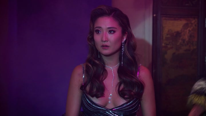 Emily_in_Paris_S02E10_WEBRip_x264-ION10_1145.jpg
