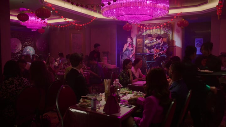 Emily_in_Paris_S02E10_WEBRip_x264-ION10_1167.jpg Emily_in_Paris_S02E10_WEBRip_x264-ION10_1167.jpg