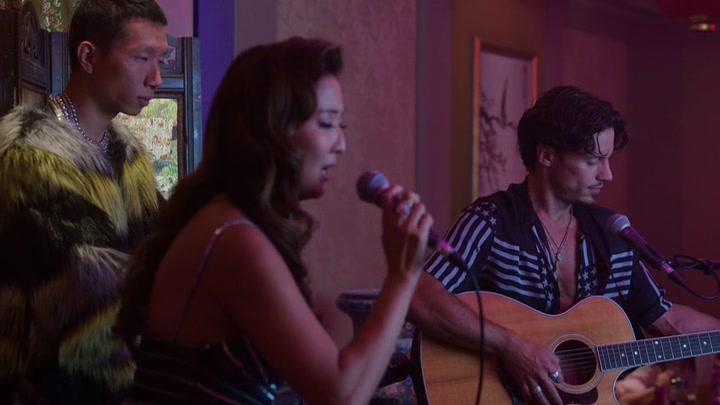 Emily_in_Paris_S02E10_WEBRip_x264-ION10_1177.jpg Emily_in_Paris_S02E10_WEBRip_x264-ION10_1177.jpg