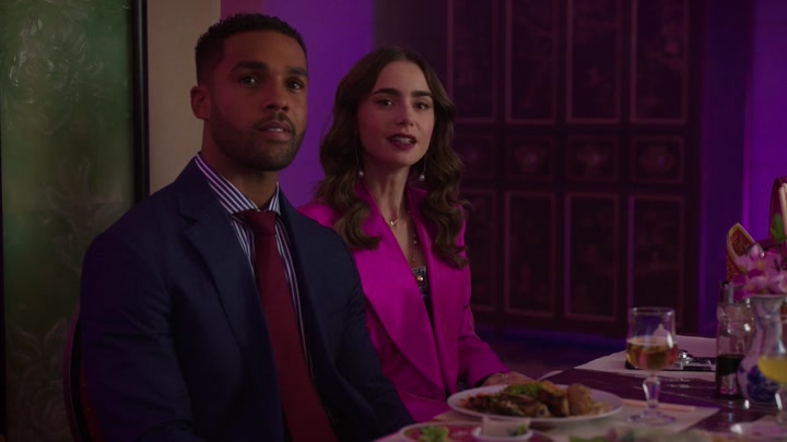 Emily_in_Paris_S02E10_WEBRip_x264-ION10_1198.jpg