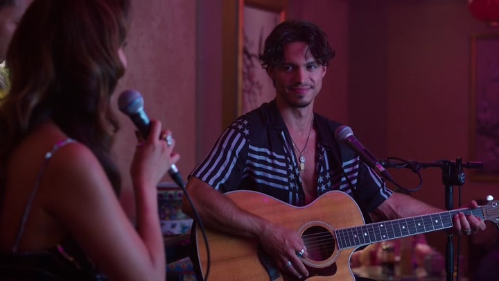 Emily_in_Paris_S02E10_WEBRip_x264-ION10_1256.jpg Emily_in_Paris_S02E10_WEBRip_x264-ION10_1256.jpg