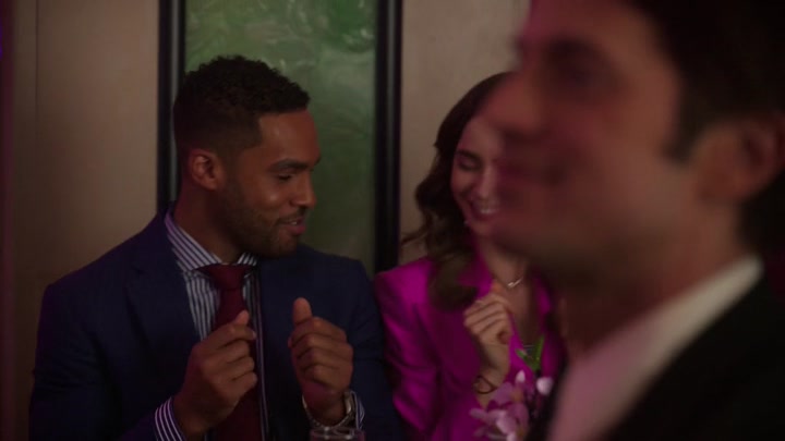 Emily_in_Paris_S02E10_WEBRip_x264-ION10_1280.jpg