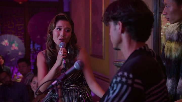 Emily_in_Paris_S02E10_WEBRip_x264-ION10_1337.jpg