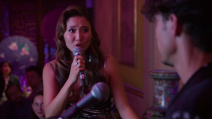 Emily_in_Paris_S02E10_WEBRip_x264-ION10_1345.jpg
