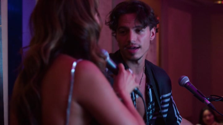 Emily_in_Paris_S02E10_WEBRip_x264-ION10_1375.jpg Emily_in_Paris_S02E10_WEBRip_x264-ION10_1375.jpg
