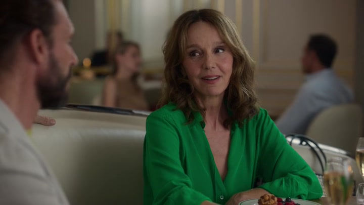Emily_in_Paris_S02E10_WEBRip_x264-ION10_1497.jpg