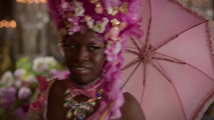 Emily_in_Paris_S02E10_WEBRip_x264-ION10_1689.jpg