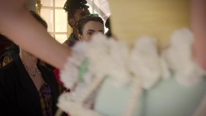 Emily_in_Paris_S02E10_WEBRip_x264-ION10_1744.jpg Emily_in_Paris_S02E10_WEBRip_x264-ION10_1744.jpg