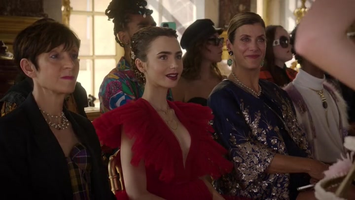Emily_in_Paris_S02E10_WEBRip_x264-ION10_1746.jpg