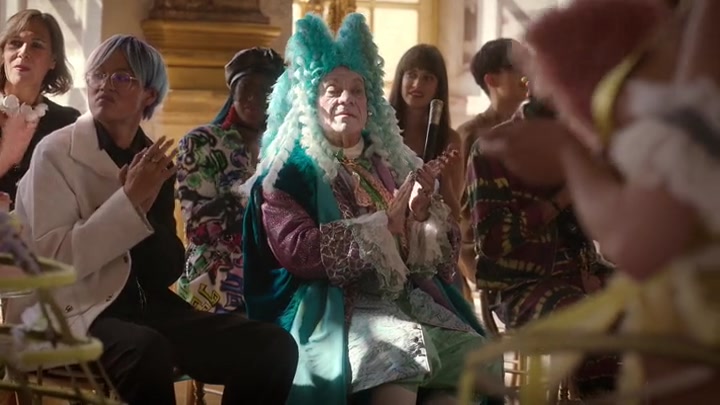 Emily_in_Paris_S02E10_WEBRip_x264-ION10_1862.jpg