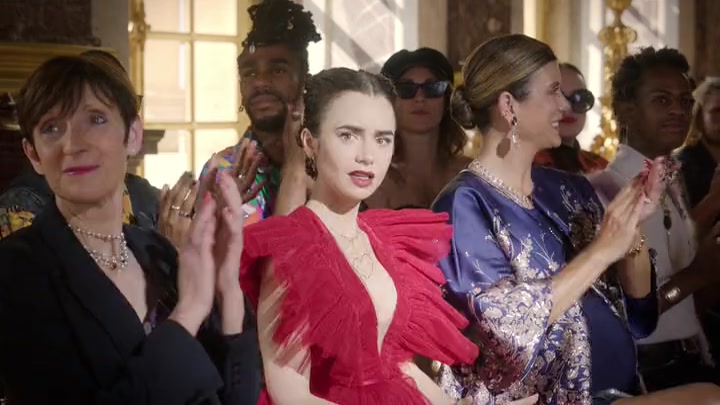 Emily_in_Paris_S02E10_WEBRip_x264-ION10_1872.jpg