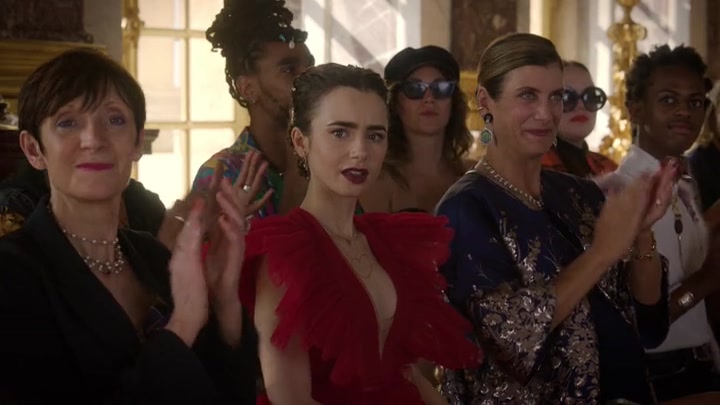 Emily_in_Paris_S02E10_WEBRip_x264-ION10_1877.jpg