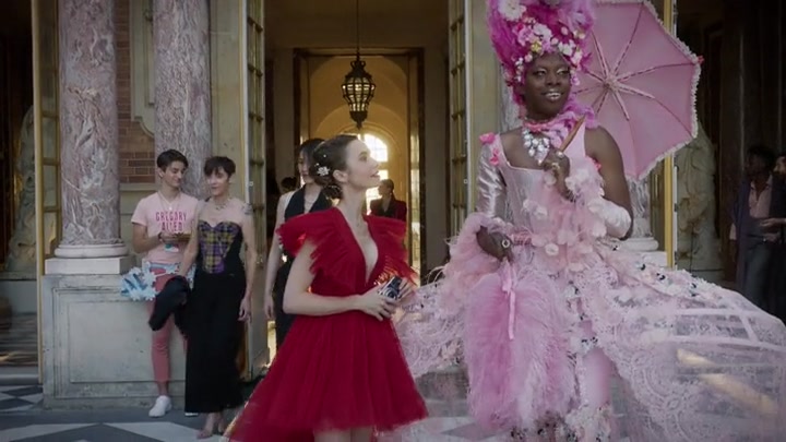 Emily_in_Paris_S02E10_WEBRip_x264-ION10_1887.jpg Emily_in_Paris_S02E10_WEBRip_x264-ION10_1887.jpg