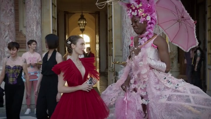 Emily_in_Paris_S02E10_WEBRip_x264-ION10_1889.jpg Emily_in_Paris_S02E10_WEBRip_x264-ION10_1889.jpg