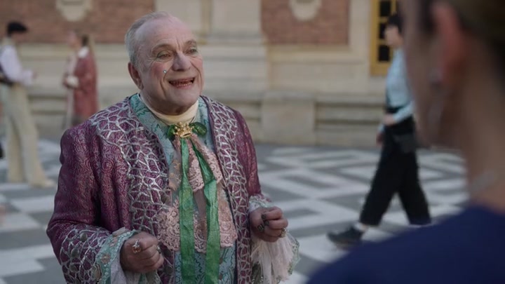Emily_in_Paris_S02E10_WEBRip_x264-ION10_1957.jpg