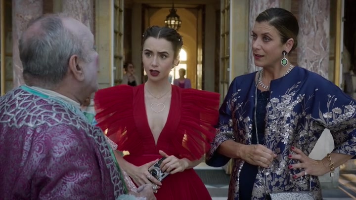 Emily_in_Paris_S02E10_WEBRip_x264-ION10_1966.jpg