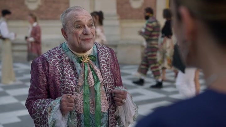 Emily_in_Paris_S02E10_WEBRip_x264-ION10_1971.jpg
