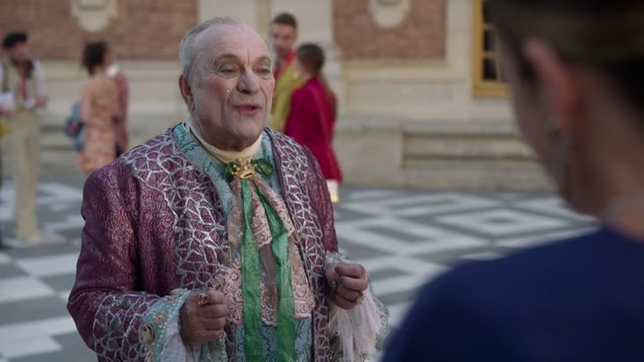 Emily_in_Paris_S02E10_WEBRip_x264-ION10_1991.jpg