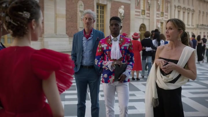 Emily_in_Paris_S02E10_WEBRip_x264-ION10_2023.jpg