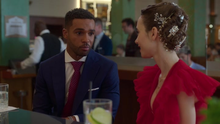 Emily_in_Paris_S02E10_WEBRip_x264-ION10_2159.jpg