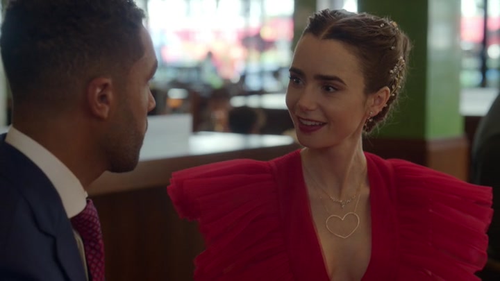Emily_in_Paris_S02E10_WEBRip_x264-ION10_2172.jpg