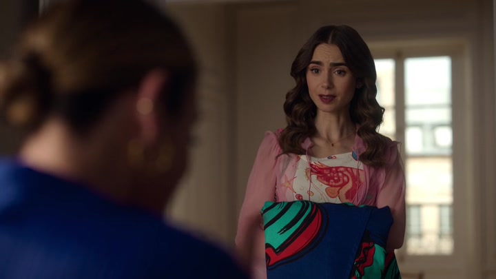 Emily_in_Paris_S02E10_WEBRip_x264-ION10_2267.jpg