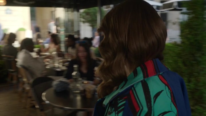 Emily_in_Paris_S02E10_WEBRip_x264-ION10_2355.jpg Emily_in_Paris_S02E10_WEBRip_x264-ION10_2355.jpg