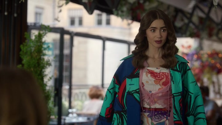 Emily_in_Paris_S02E10_WEBRip_x264-ION10_2362.jpg