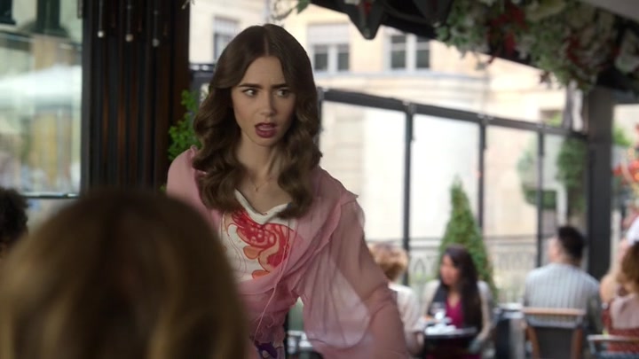 Emily_in_Paris_S02E10_WEBRip_x264-ION10_2371.jpg