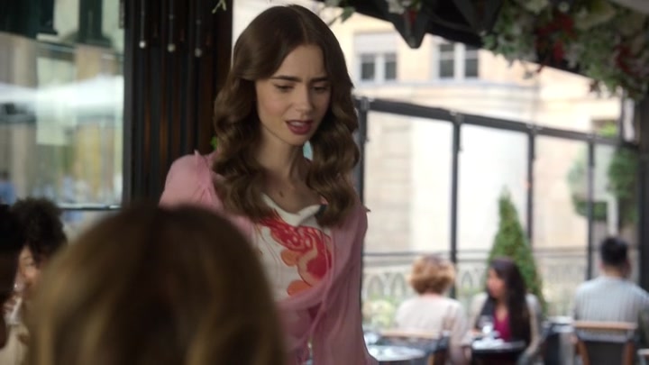 Emily_in_Paris_S02E10_WEBRip_x264-ION10_2372.jpg