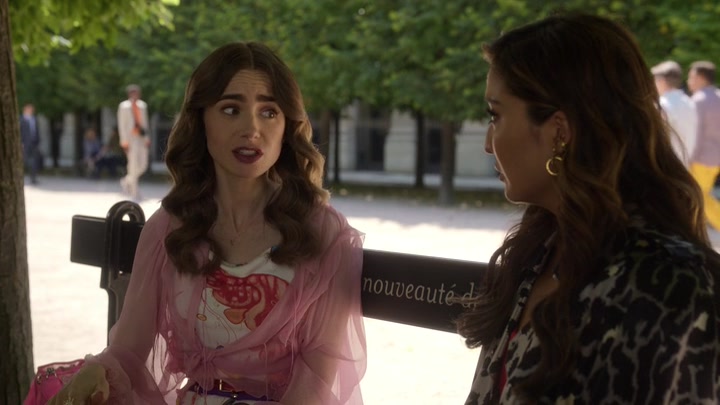 Emily_in_Paris_S02E10_WEBRip_x264-ION10_2488.jpg