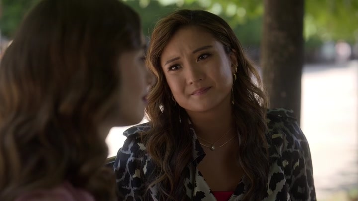 Emily_in_Paris_S02E10_WEBRip_x264-ION10_2574.jpg Emily_in_Paris_S02E10_WEBRip_x264-ION10_2574.jpg