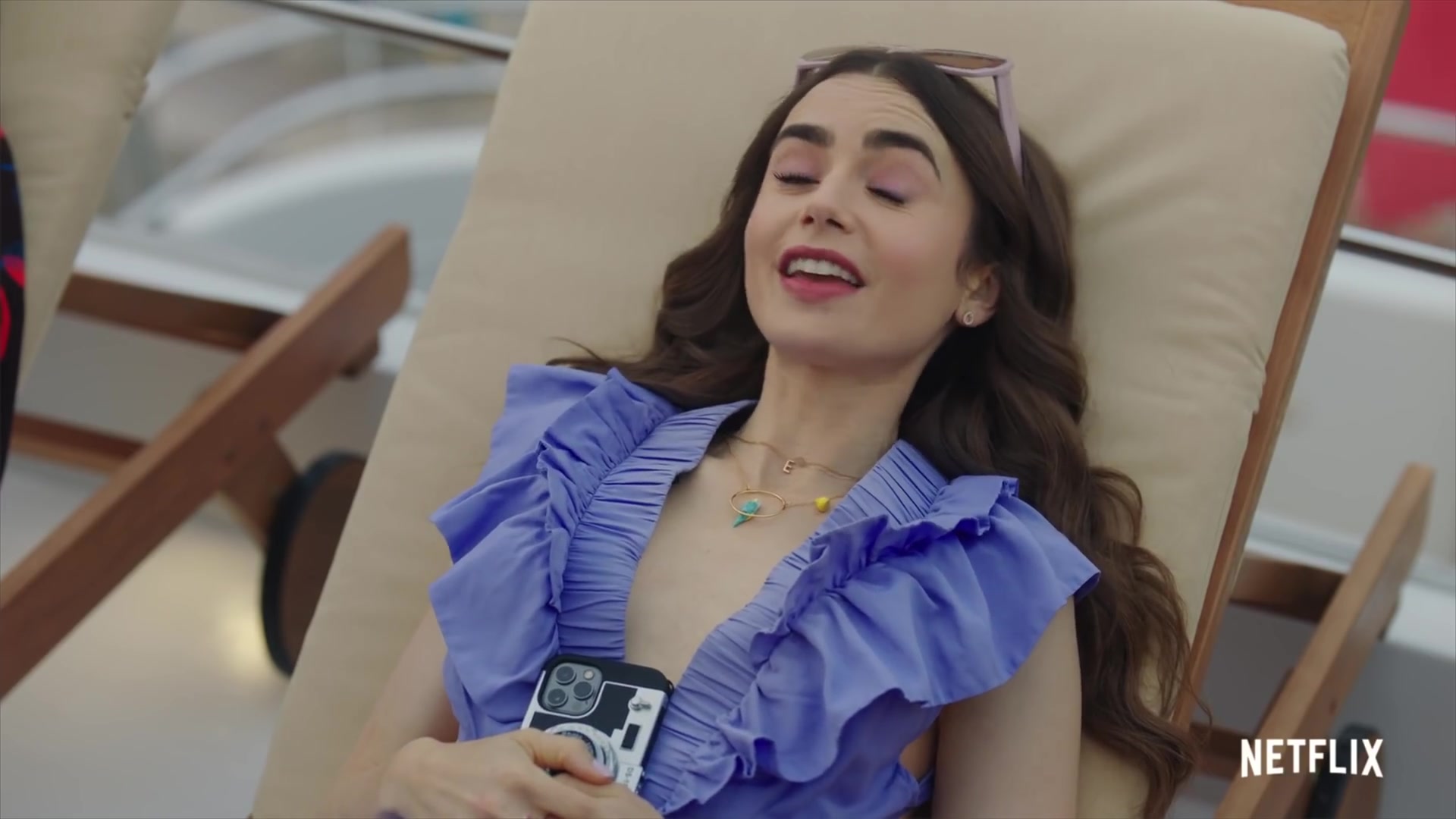 Emily_in_Paris_Season_2___Date_Announcement_Teaser___Netflix_120.jpg