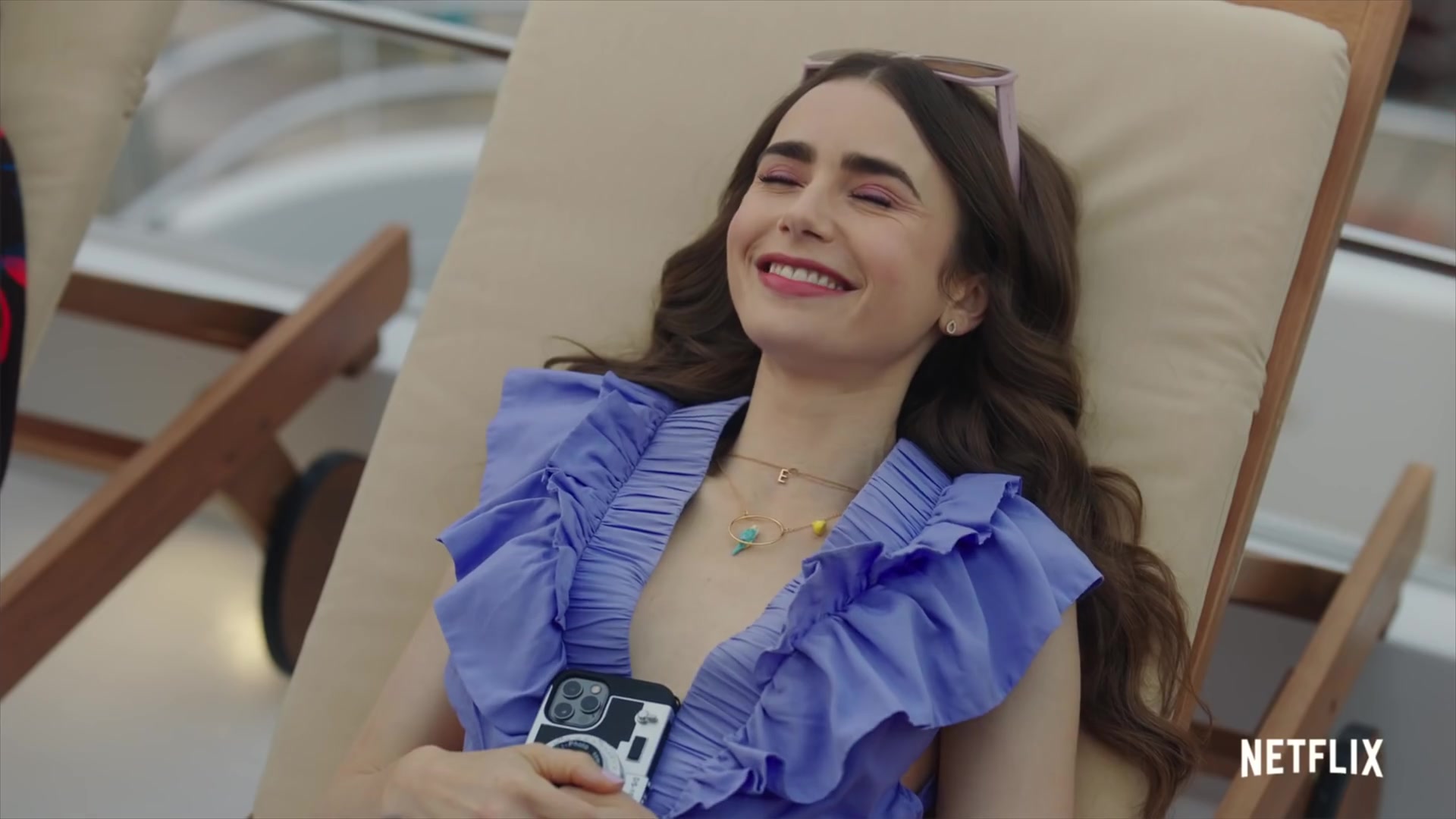 Emily_in_Paris_Season_2___Date_Announcement_Teaser___Netflix_126.jpg
