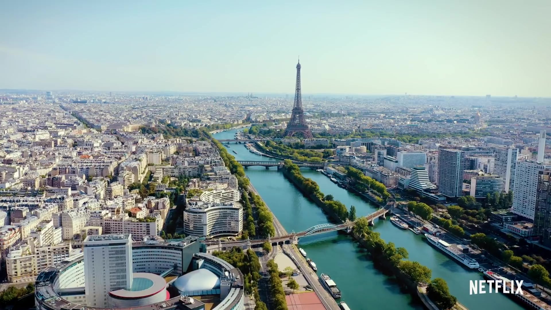 Emily_in_Paris_Season_2___Official_Trailer___Netflix_003.jpg Emily_in_Paris_Season_2___Official_Trailer___Netflix_003.jpg