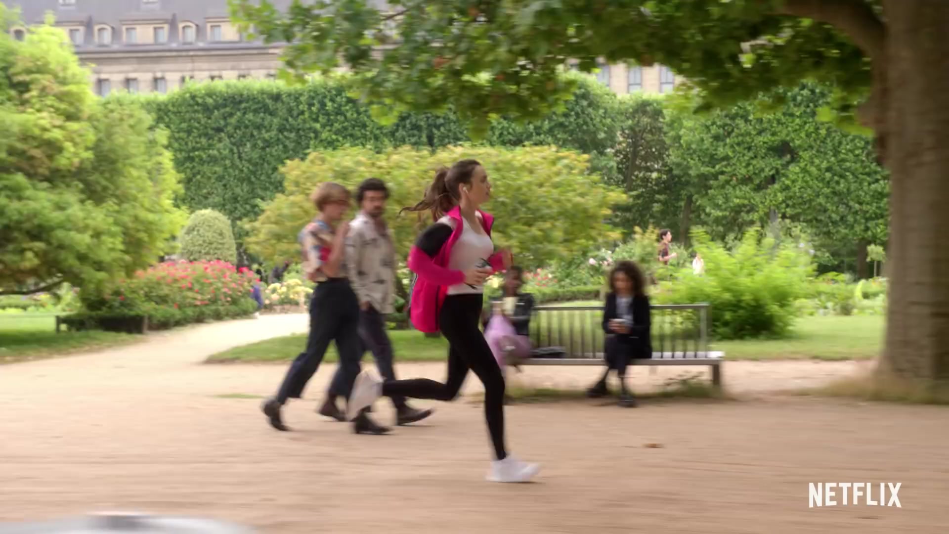 Emily_in_Paris_Season_2___Official_Trailer___Netflix_007.jpg Emily_in_Paris_Season_2___Official_Trailer___Netflix_007.jpg