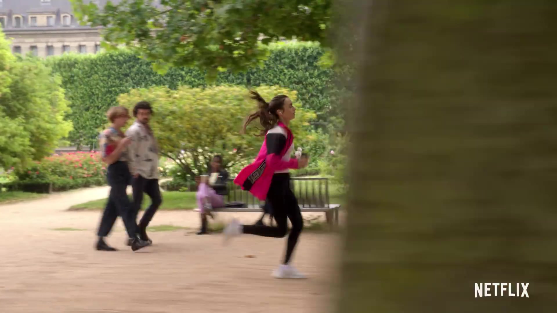 Emily_in_Paris_Season_2___Official_Trailer___Netflix_008.jpg Emily_in_Paris_Season_2___Official_Trailer___Netflix_008.jpg
